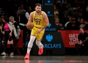 NG体育-东契奇回归赛场，绝杀首场状态亮眼，FPX观众沸腾！的简单介绍