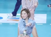 NG体育-包含荆楚暴熊队对阵姑苏雪豹队，高尔夫热身赛火力全开，门将神扑救主——禁区内连续解围的词条